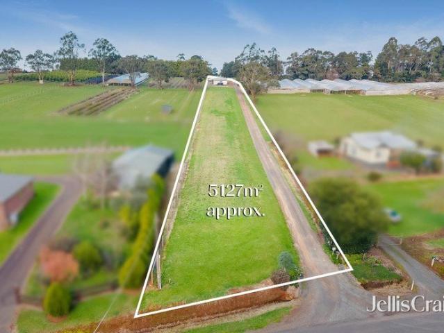 Vacant land over 1 acre in beautiful surrounds