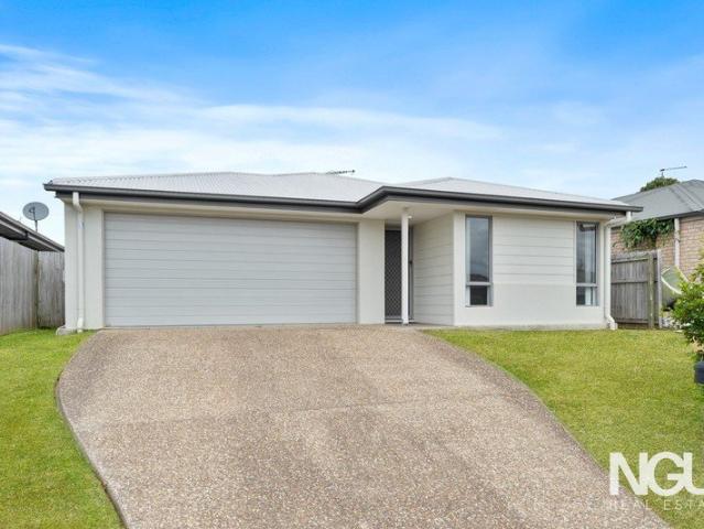 Vacant, Move in Ready Family Home in Tightly Held Bishampton Estate