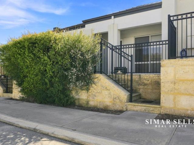 VACANT & MOVE IN READY IN THE HEART OF BUTLER!