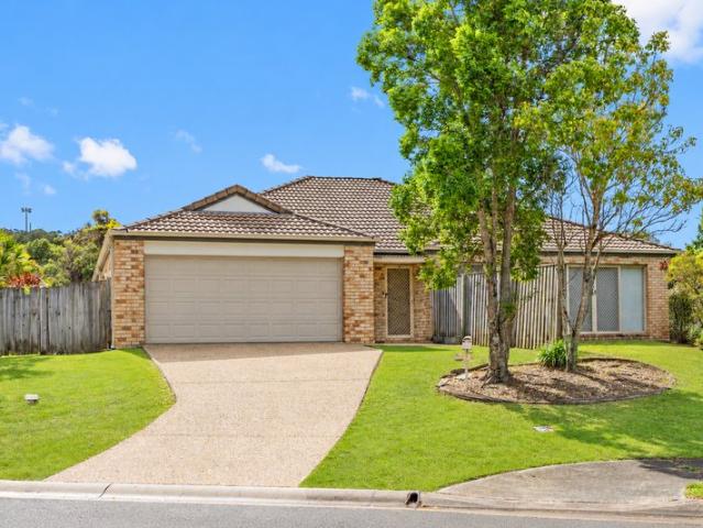 VACANT & MOVE IN READY | LOW MAINTENANCE LIVING!