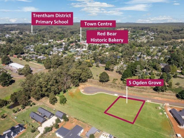 Vacant scope for a country home  all while being conveniently located near Trentham township