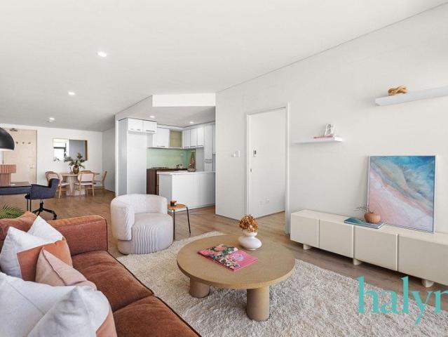 Vacant, Stylish & Perfectly Positioned!