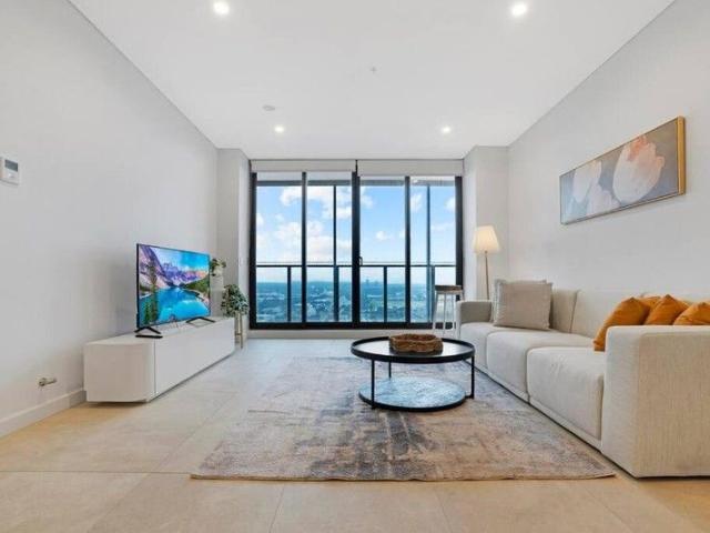 Vacant positioned, ready to move in!