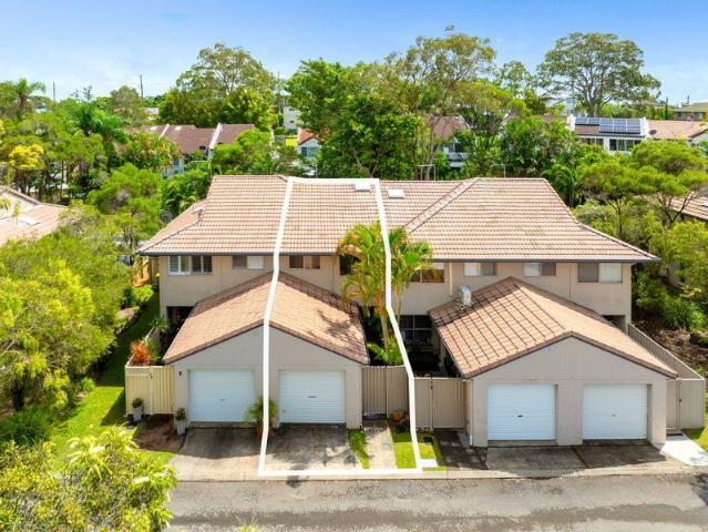 VACANT POSSESSION Coastal Lifestyle in the Heart of the Gold Coast