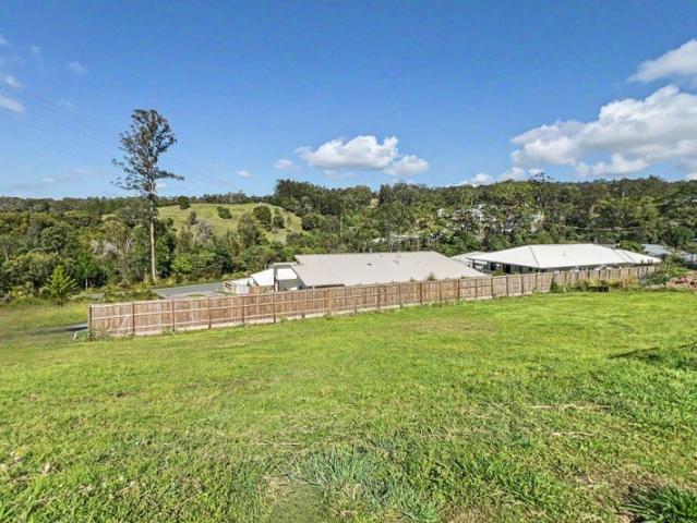 Vacant parcel in establish estate Registered and ready to build on today