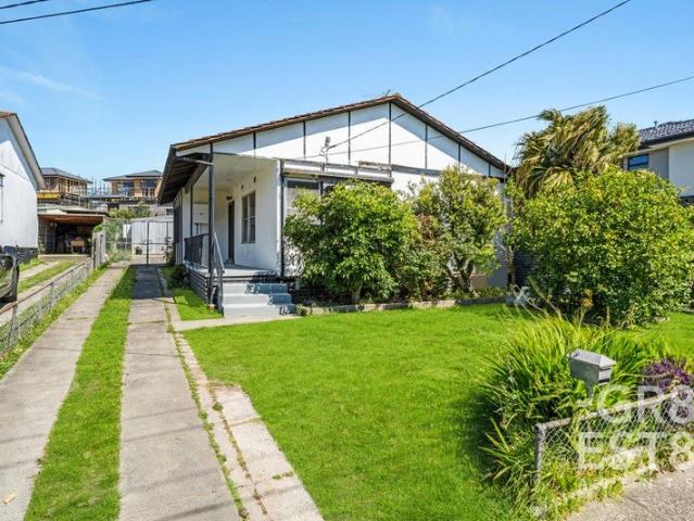 Vacant & Ready For You To Move In!