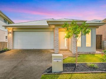 'PREMIUM LIFESTYLE & SPACIOUS LIVING: MOVE IN READY'