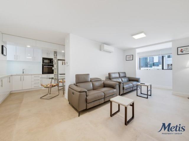 VACANT & READY MOVE IN OR LEASE OUT!