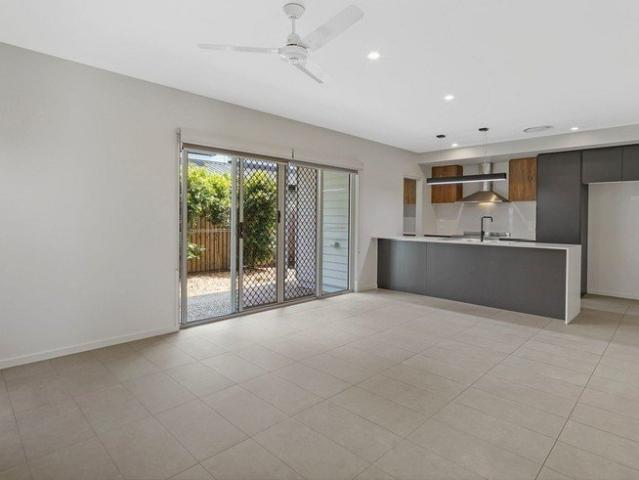 Vacant, Ready & Waiting: Four Bedroom Townhouse in Albany Creek