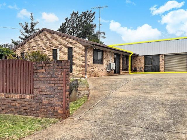 VACANT, Ready To Go! DUPLEX HALF With Yard Can Buy Both!