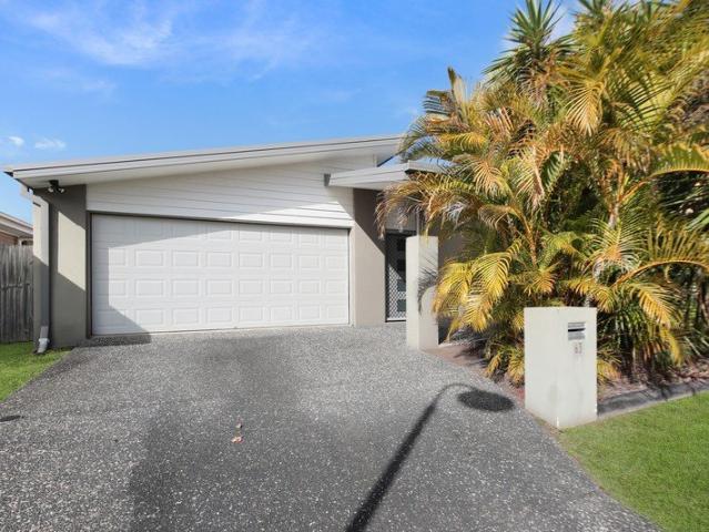 VACANT & READY TO GO! Executive Perfect for the Investor or Owner Occupier!