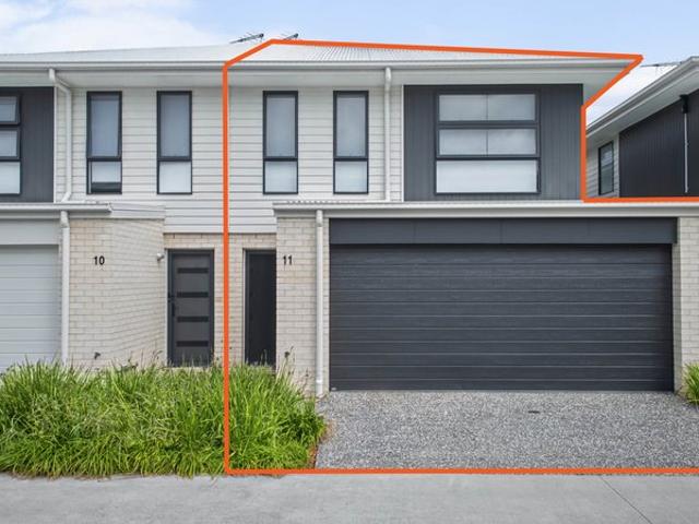 Vacant & Ready to Move In Modern Townhouse in Prime Strathpine Location