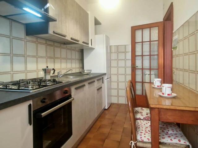 Vacanza Affitto Appartamento, in zona MIGLIARINA, VIAREGGIO