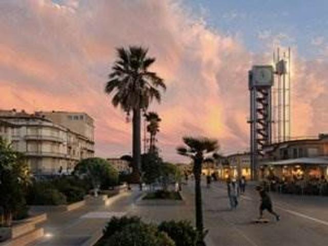 Vacanza Affitto Appartamento, in zona PASSEGGIATA, VIAREGGIO