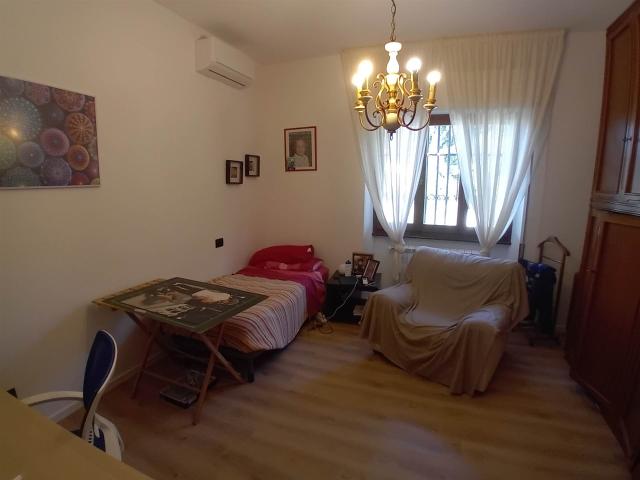 Vacanza Affitto Appartamento indipendente, in zona QUERCETA, SERAVEZZA