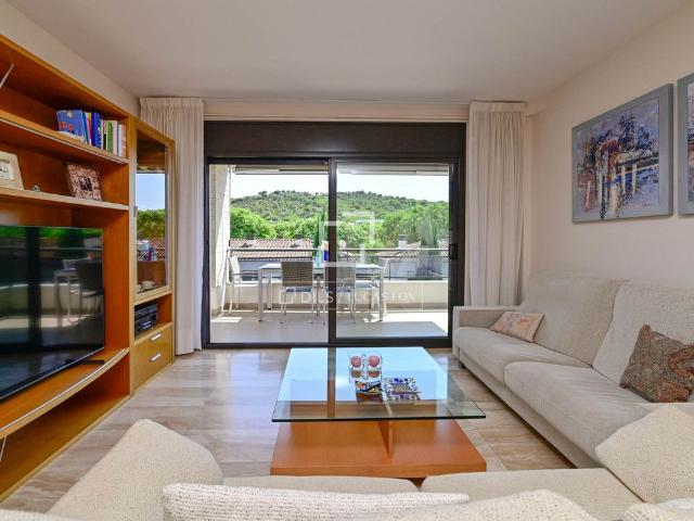 VACATION RENTAL! Discover this exclusive apartment in the prestigious Port d’Aro area of Platja d’Aro. With views of the marina canal and just minutes away from Sa Conca beach, one of the most beautiful coves on the Costa Brava