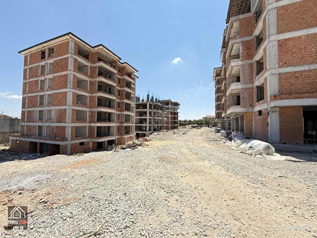 VADİŞEHİR YAKAMOZ2 KONAKLARINDA SATILIK TERASLI 3+1 DAİRELER