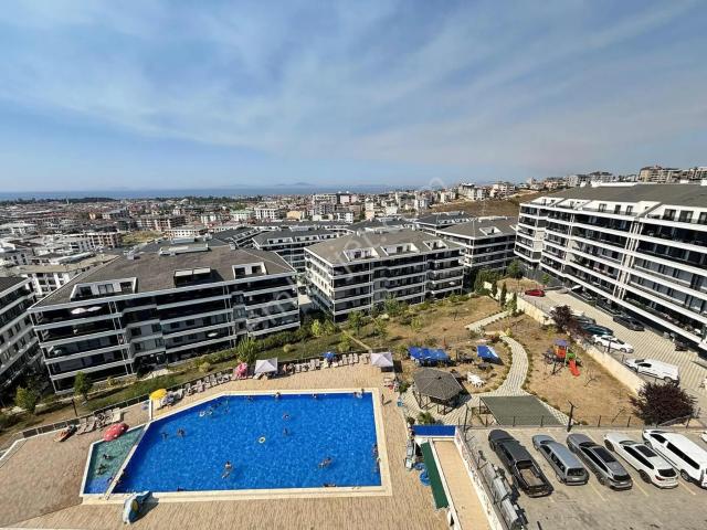 Vadişehir Sitesinde Deniz Manzaralı Kiralık 4+1 Dubleks Daire