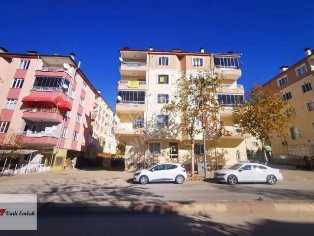 Vadi Emlak'ta Altıyüzevler Mahallesinde 3+1 Kiralık Daire