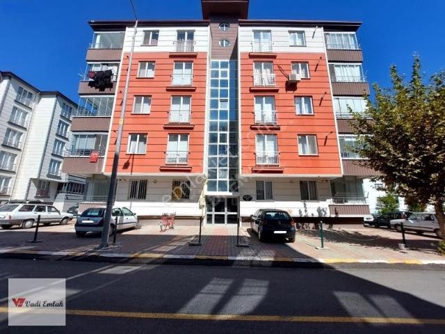 Vadi Emlak'tan Muhteşem Konumlu 2+1 Bakımlı Kiralık Daire