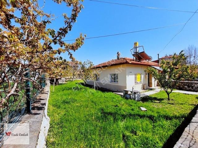 Vadi Emlak'tan Şehrin Merkezinde Satılık Müstakil Ev