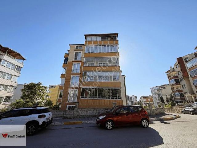 Vadi Emlak'tan Karşıyaka Mahallesinde 3+1 Dubleks Daire
