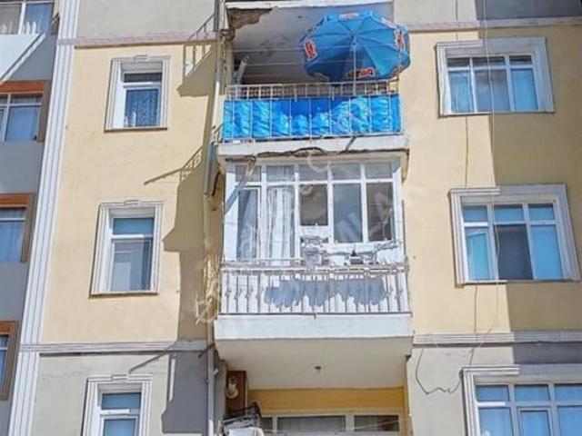 Vadi Emlak'tan Kiralık 2+1 Daire Gardiyan Durağı Altında