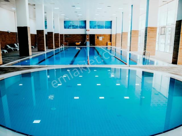 Vadi İncek Konutlarında Bağımsız Mutfaklı Manzaralı Kiralık 2+1