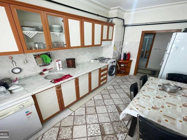 Vadi'den Kafkaslarda Site İçerisinde geniş temiz yapılı 3+1