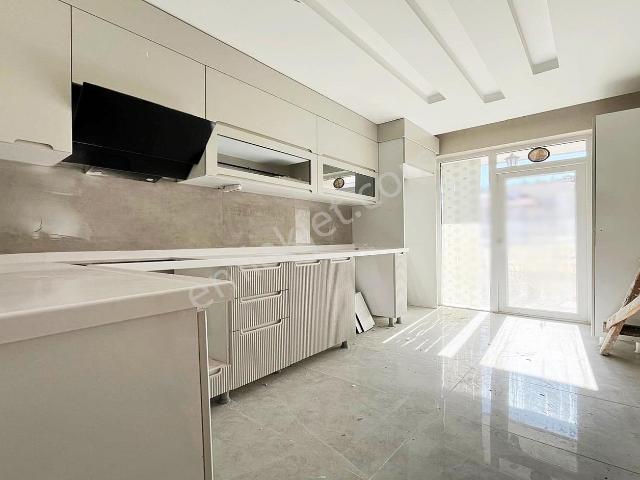 Vadi'den Karakayada Masrafsız Yeni Yapılı Konforlu Kiralık 3+1