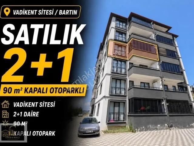 Vadikent Sitesinde 2+1 Satılık Kapalı Otoparklı 90 M² Daire