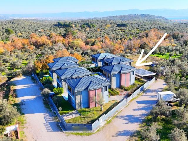 Vahdet'ten Gürede Cennetten Bir Köşe Havuzlu Lüks Tasarım Villa