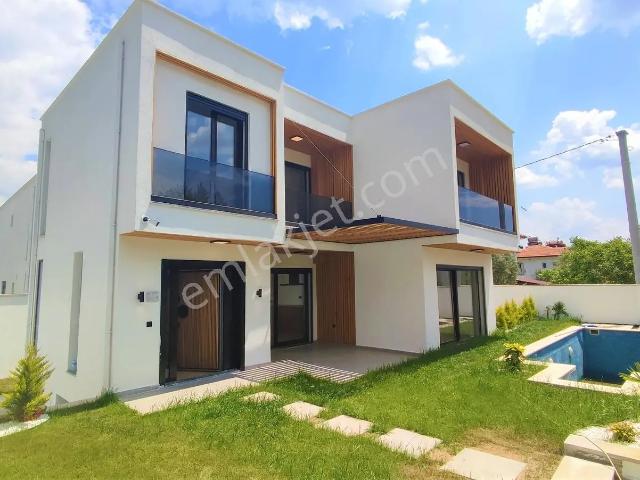 Vahdet'ten Güre'de Tam Müstakil 5+1 Havuzlu, Saunalı Lux Villa