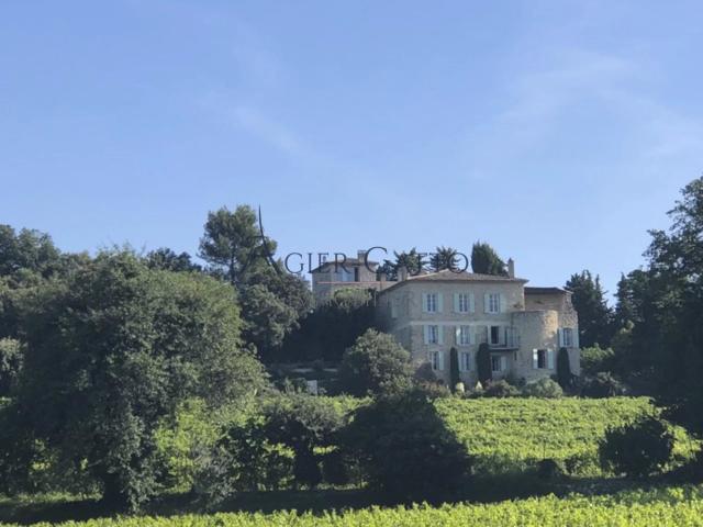Vaison la Romaine, superbe bastide rénovée aux matériaux nobles