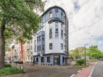 Value Add Investment: Aufgeteiltes Wohn & Geschäftshaus in zentraler Lage