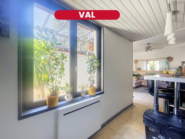 Val Charmante maison rénovée avec terrasse, idéale pour un premier achat