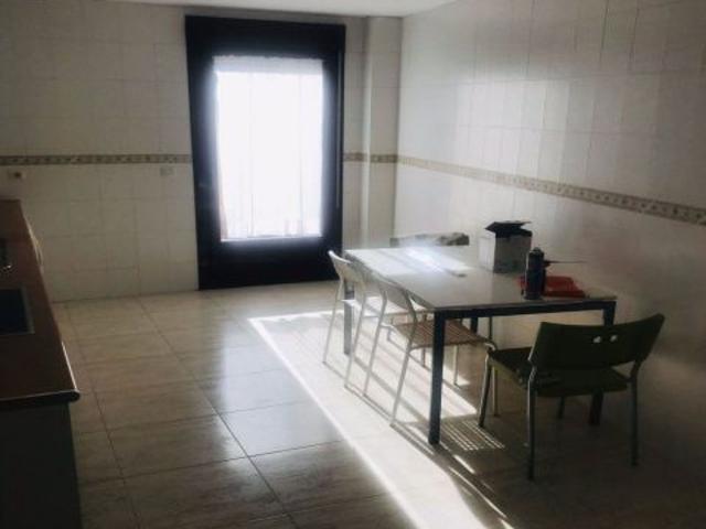 VALAZANCA ALQUILA ESPECTACULAR PISO DUPLEX EN ESQUIVIAS CON GRANDISIMO TRASTERO