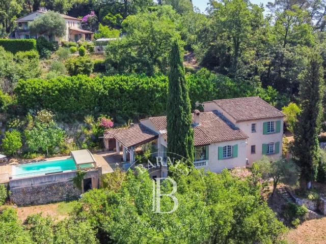 Valbonne A pied du village Magnifique vue collines et vi. 150m² Valbonne