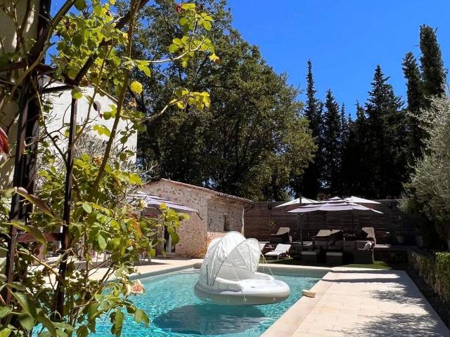Valbonne Maison 6 pièces avec piscine et pool house 70m²