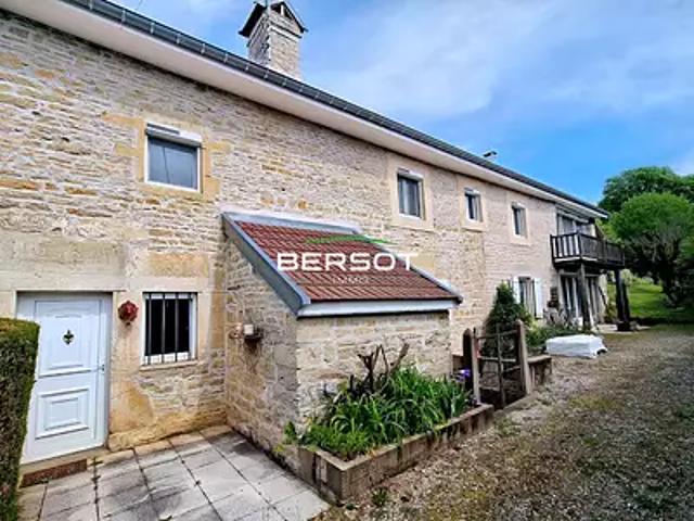 Baume les Dames 25110 Achat / Vente maison 14 pièces t14 au dernier étage cave