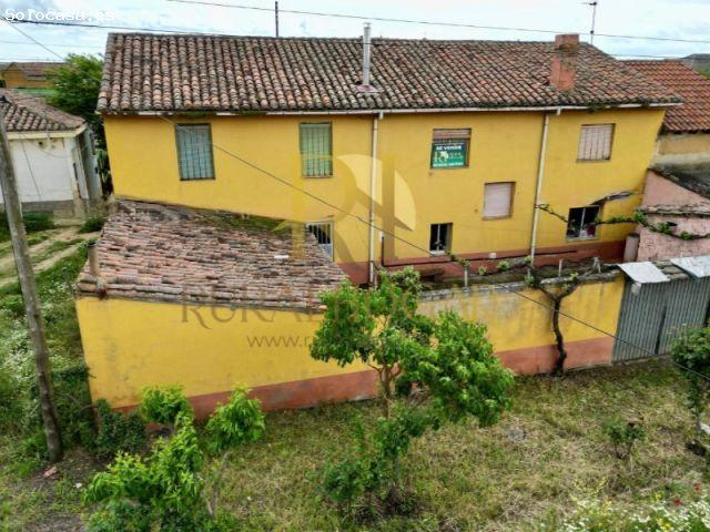 VALDEARCOS: GRAN CASA CON PATIO!