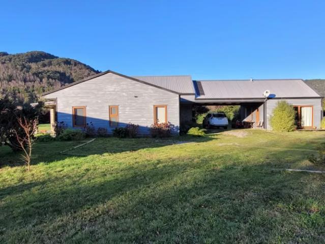 Valdivia  Parcela en Condomio  Casa 194mt2  Terreno 5.134mt2  borde rio. 4 dormitorios por 10000.00 en Valdivia