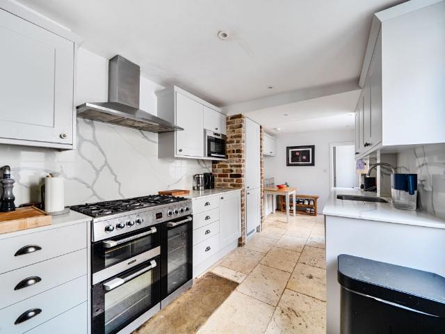 Vale Of Health, London NW3, 3 bed cottage to rent, £7,350 pcm | PrimeLocation
