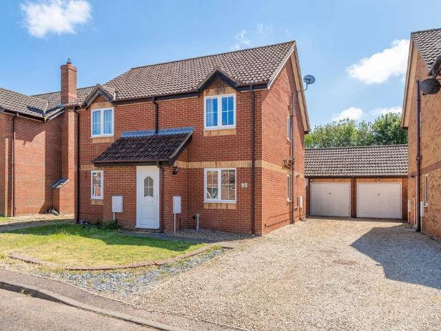 Vale Close, Horsford, NR10 2 bed semi detached house to rent £1,100 pcm £254 pw