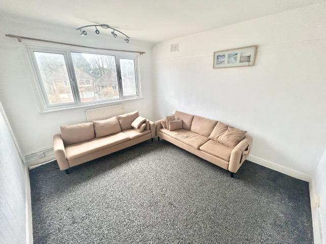 Vale Drive, Southampton SO18, 2 bed maisonette to rent, £1,025 pcm | PrimeLocation