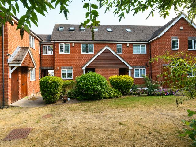 Vale Farm Road, Woking GU21, 3 bed terraced house to rent, £1,900 pcm | PrimeLocation