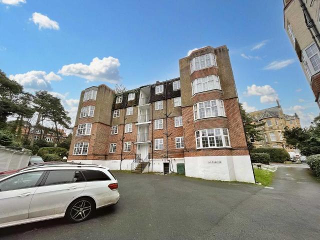 Vale Road, Bournemouth BH1 4 bed flat to rent £1,500 pcm £346 pw