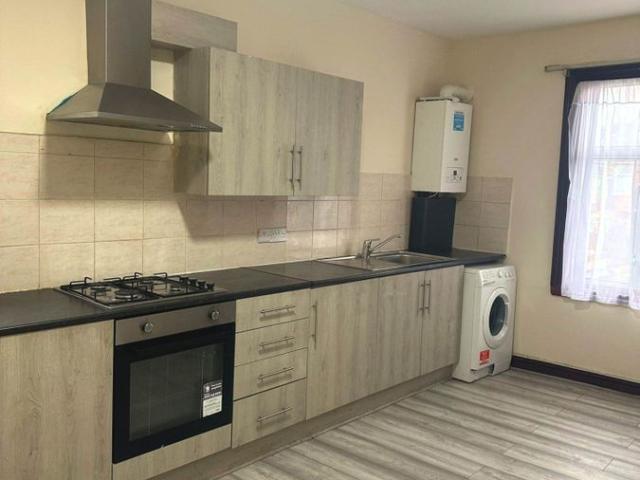 Vale Road, Forest Gate E7, 2 bed flat to rent, £1,750 pcm | PrimeLocation