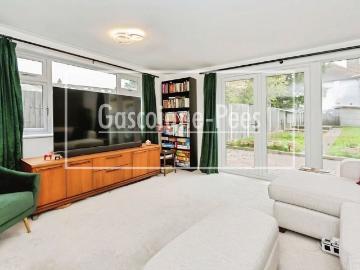 Vale Road, Worcester Park KT4, 3 bed property to rent, £2,600 pcm | PrimeLocation