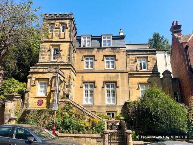 Vale Towers, 58 London Road, TN1 2 bed apartment to rent £1,475 pcm £340 pw
